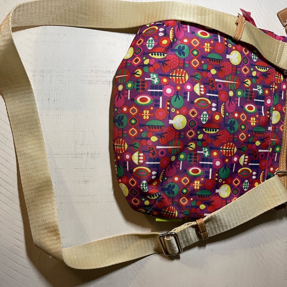 Lily Bloom Vibrant Colors Crossbody Bag W/Adjustable Strap and zip close. - Picture 9 of 12